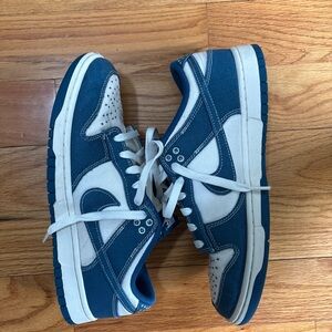 Nike Men’s Blue and White Low-Top Sneakers